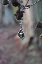 Load image into Gallery viewer, Portal  -Mushroom Necklace-
